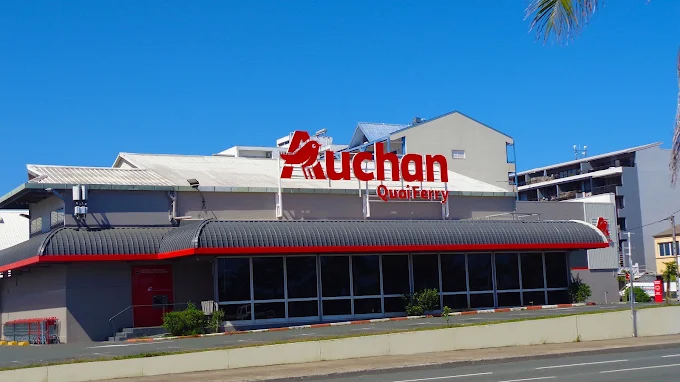 Façade du magasin Auchan Quai Ferry à Nouméa