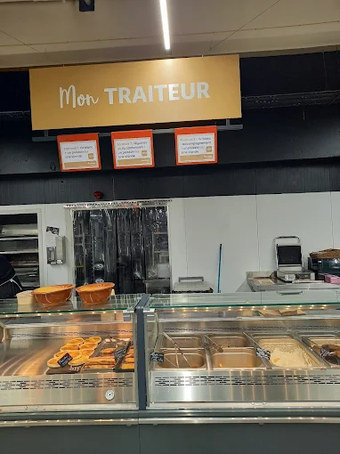 Comptoir du rayon traiteur « Mon Traiteur » — Auchan Quai Ferry